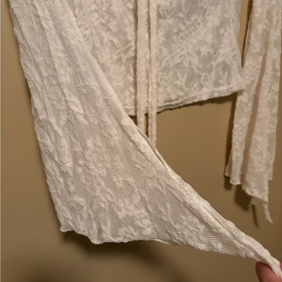 Women’s long sleeve top. Size medium. - Picture 4 of 6